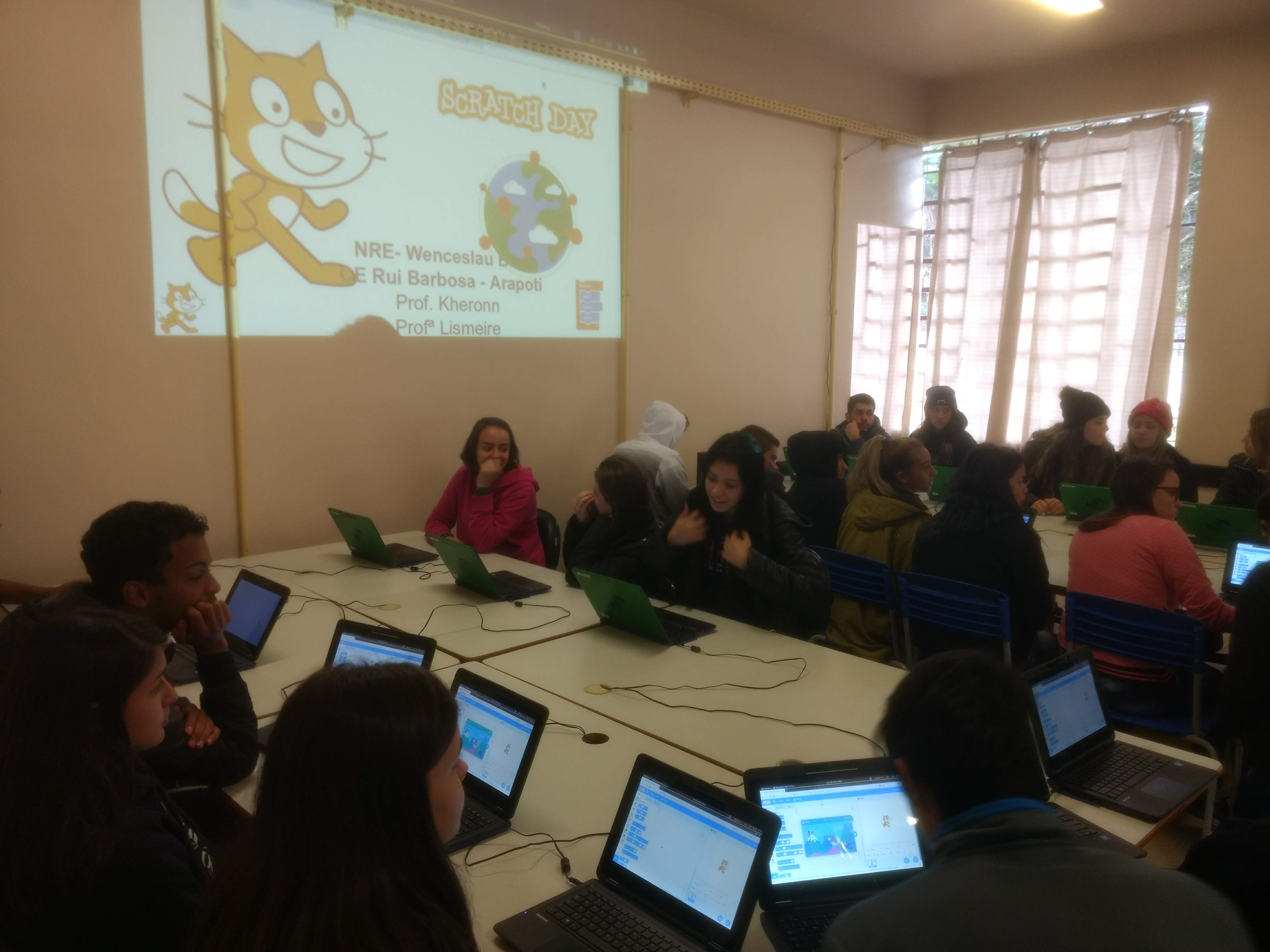Foram realizados durante todo o mês de maio no NRE de Wenceslau Braz, diversos eventos de Scratch Day pela CRTE de Wenceslau Braz. Os assessores pedagógicos em tecnologias educacionais, Kheronn e Lismeire ministraram oficinas para professores e alunos envolvendo programação no Scratch.