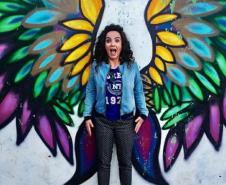 Com o intuito de levar aos educandos um conhecimento mais amplo sobre a Arte Urbana, a professora Márcia Tezza Souza do Colégio Estadual  Carmelina Ferreira Pedroso, município de Arapoti, idealizou o projeto " Pintura Mural e seus Benefícios na Transformação Pessoal e Social", cujo objetivo principal é causar impacto nos espectadores através de desenhos e frases que estimulam a reflexão, bem como levar a sociedade a valorizar a Arte como uma importante ferramenta na compreensão da Valorização