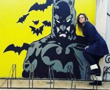 Com o intuito de levar aos educandos um conhecimento mais amplo sobre a Arte Urbana, a professora Márcia Tezza Souza do Colégio Estadual  Carmelina Ferreira Pedroso, município de Arapoti, idealizou o projeto " Pintura Mural e seus Benefícios na Transformação Pessoal e Social", cujo objetivo principal é causar impacto nos espectadores através de desenhos e frases que estimulam a reflexão, bem como levar a sociedade a valorizar a Arte como uma importante ferramenta na compreensão da Valorização