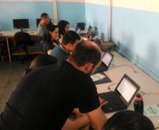 O Núcleo Regional de Educação promoveu em parceria com o  o IFPR - Campus Jaguariaíva o I Curso de Software Geogebra, o qual tem por objetivo a Formação Docente para trabalhar com o software GeoGebra, vislumbrando possibilidades de aplicações nas aulas de Matemática de Ensino Fundamental II e Ensino Médio. 