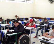 No dia 24 de setembro, aconteceu nas escolas jurisdicionadas a este NRE a 3ª Edição da Prova Paraná. Participaram da avaliação alunos do 6º ao 9º ano do Ensino Fundamental, bem como os que encontram-se no Ensino Médio e na EJA (Educação de Jovens e Adultos), os quais responderam às questões de Português e Matemática focadas nas habilidades de leitura e interpretação, bem como na resolução de problemas.