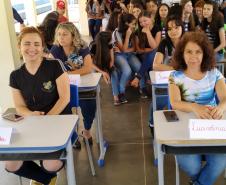 Um dia especial cheio de emoções e surpresas. Cada escola promoveu uma atividade diferenciada para homenagear seus professores, parabenizando-os  pelo dia 15 de outubro, data em que os profissionais de educação são reconhecidos pelo papel que têm na formação dos jovens e contribuição para uma sociedade melhor. 