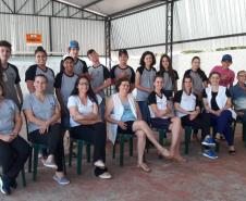 Um dia especial cheio de emoções e surpresas. Cada escola promoveu uma atividade diferenciada para homenagear seus professores, parabenizando-os  pelo dia 15 de outubro, data em que os profissionais de educação são reconhecidos pelo papel que têm na formação dos jovens e contribuição para uma sociedade melhor. 