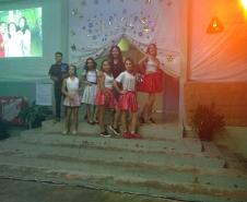 Com objetivo de incentivar os alunos a se expressarem por meio da dança, música e teatro, aconteceu no dia 13 novembro o I Festival de talentos do Colégio Estadual Erasmo Braga, município de Sengés em alusão ao Dia da Família na Escola, sendo aberto aos pais e comunidade escolar. 