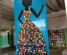 Com o objetivo de promover entre os alunos reflexões sobre a importância e o reconhecimento da contribuição das culturas africanas na formação da identidade do povo brasileiro, colégios da rede estadual de ensino e APAES jurisdicionados a este NRE realizaram várias atividades culturais e artísticas, em Comemoração ao Dia da Consciência Negra.