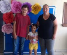 Com o objetivo de fomentar a integração das famílias dos(as) estudantes ao ambiente escolar, escolas estaduais promoveram no último sábado, (23) o Dia da Família na Escola. 