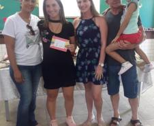 Com o objetivo de fomentar a integração das famílias dos(as) estudantes ao ambiente escolar, escolas estaduais promoveram no último sábado, (23) o Dia da Família na Escola. 