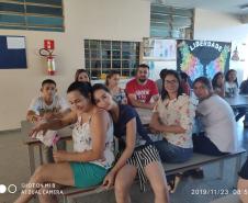 Com o objetivo de fomentar a integração das famílias dos(as) estudantes ao ambiente escolar, escolas estaduais promoveram no último sábado, (23) o Dia da Família na Escola. 