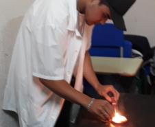 Alunos do Colégio Estadual Rodrigues Alves, localizado em Jaguariaíva, apresentaram na última quinta-feira, dia 28 de novembro, trabalhos e experimentos químicos  na “ Exposição de Trabalhos de Química”.  