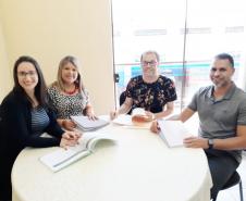 O Núcleo Regional de Educação de Wenceslau Braz, representado pelo chefe Joaquim Gabriel Faustinoni  juntamente com a técnica do NCPM ( Núcleo de Cooperação Pedagógica com os Municípios) Cristina Isabel, visitaram no decorrer do mês de fevereiro as Secretárias Municipais de Educação, onde realizaram a entrega de coleções de exemplares do Referencial Curricular do Paraná para que as mesmas distribuam entre suas escolas.