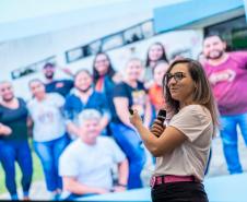 Mais do que transmitir conhecimentos, um bom professor é aquele que cria espaços de troca e diálogo com seus alunos. Um exemplo disso é a professora Franciele Pastori