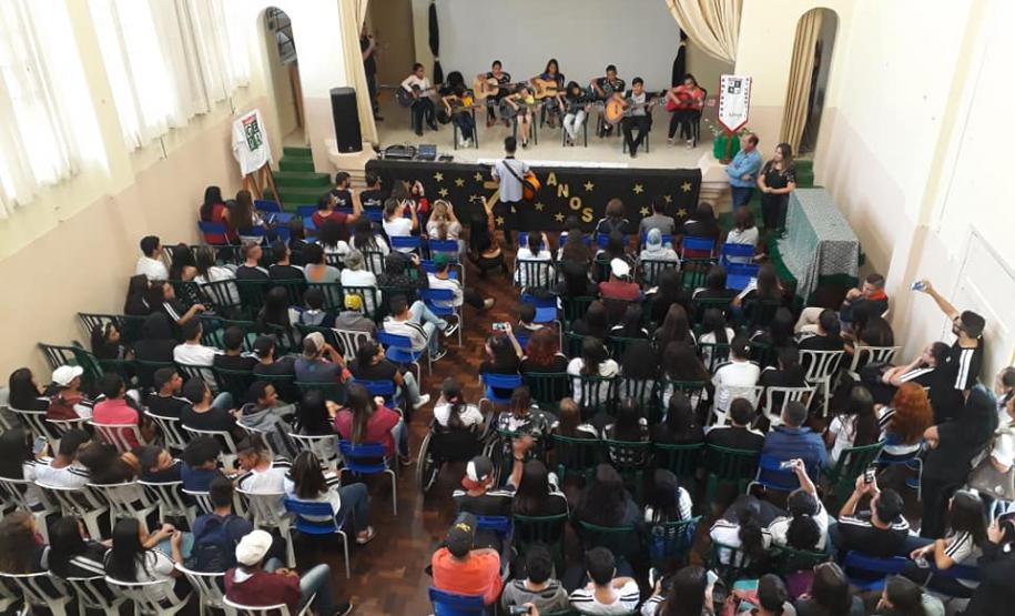 Fundado em 02 de abril de 1949, o Colégio Estadual Rodrigues Alves, município de Jaguariaíva completou 70 anos desde a sua fundação.