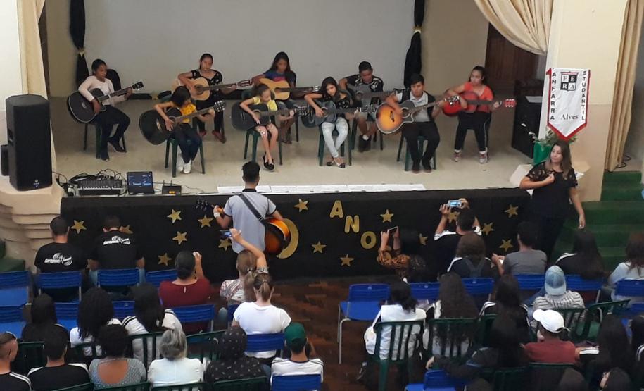 Fundado em 02 de abril de 1949, o Colégio Estadual Rodrigues Alves, município de Jaguariaíva completou 70 anos desde a sua fundação.