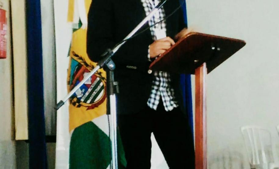 Aconteceu na manhã da última quinta-feira (06), nas dependências do Rotary Club de Wenceslau Braz o lançamento do Programa Presente na Escola, o qual tem como objetivo monitorar diariamente a frequência dos estudantes e trabalhar de forma integrada à Rede de Proteção de Crianças e Adolescentes no combate ao abandono e evasão escolar.