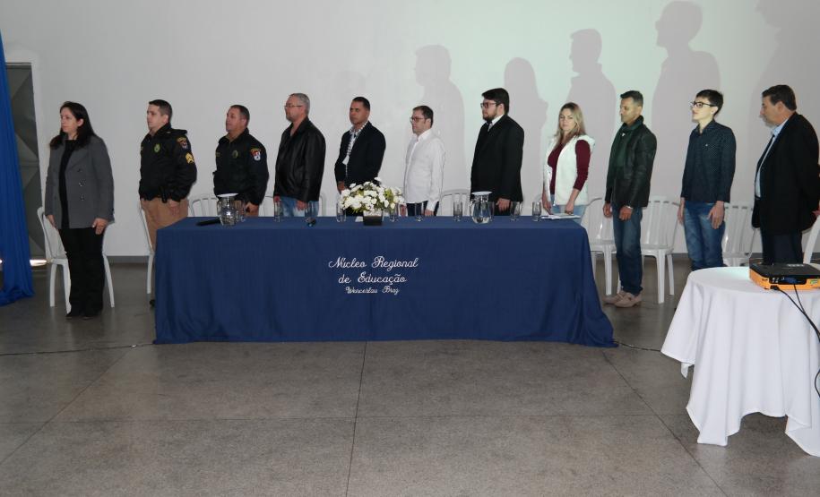 Aconteceu na manhã da última quinta-feira (06), nas dependências do Rotary Club de Wenceslau Braz o lançamento do Programa Presente na Escola, o qual tem como objetivo monitorar diariamente a frequência dos estudantes e trabalhar de forma integrada à Rede de Proteção de Crianças e Adolescentes no combate ao abandono e evasão escolar.