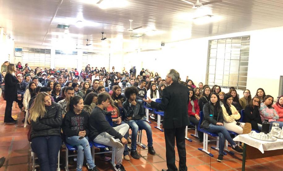 Escolas estaduais do município de Wenceslau Braz/PR, participaram entre os dias 19 a 22 de agosto de encontros voltados ao combate à violência e a construção da cultura da paz âmbito familiar.