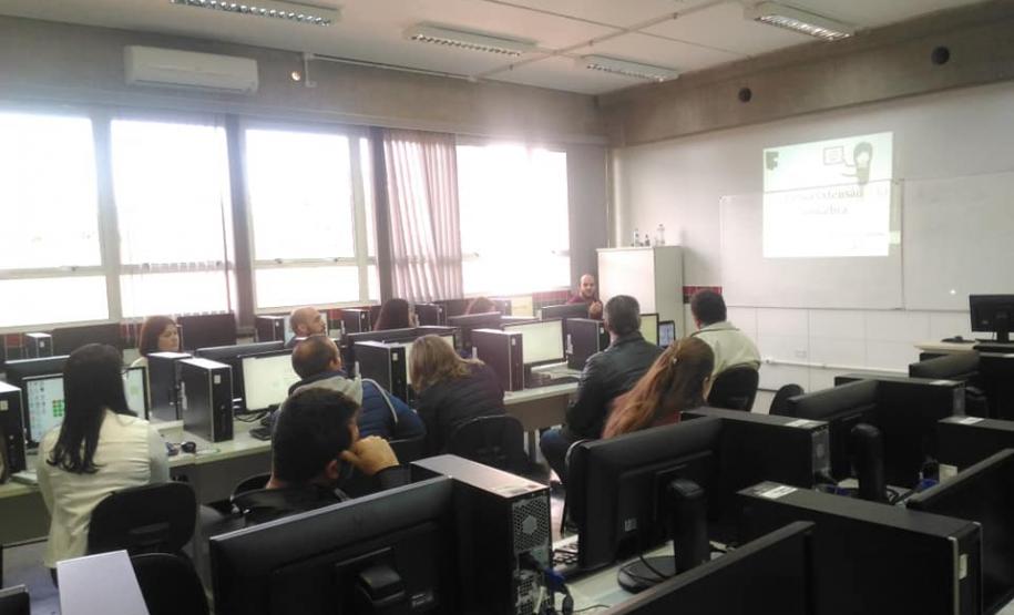 O Núcleo Regional de Educação promoveu em parceria com o  o IFPR - Campus Jaguariaíva o I Curso de Software Geogebra, o qual tem por objetivo a Formação Docente para trabalhar com o software GeoGebra, vislumbrando possibilidades de aplicações nas aulas de Matemática de Ensino Fundamental II e Ensino Médio.