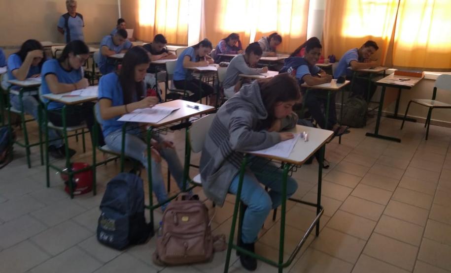 No dia 24 de setembro, aconteceu nas escolas jurisdicionadas a este NRE a 3ª Edição da Prova Paraná. Participaram da avaliação alunos do 6º ao 9º ano do Ensino Fundamental, bem como os que encontram-se no Ensino Médio e na EJA (Educação de Jovens e Adultos), os quais responderam às questões de Português e Matemática focadas nas habilidades de leitura e interpretação, bem como na resolução de problemas.