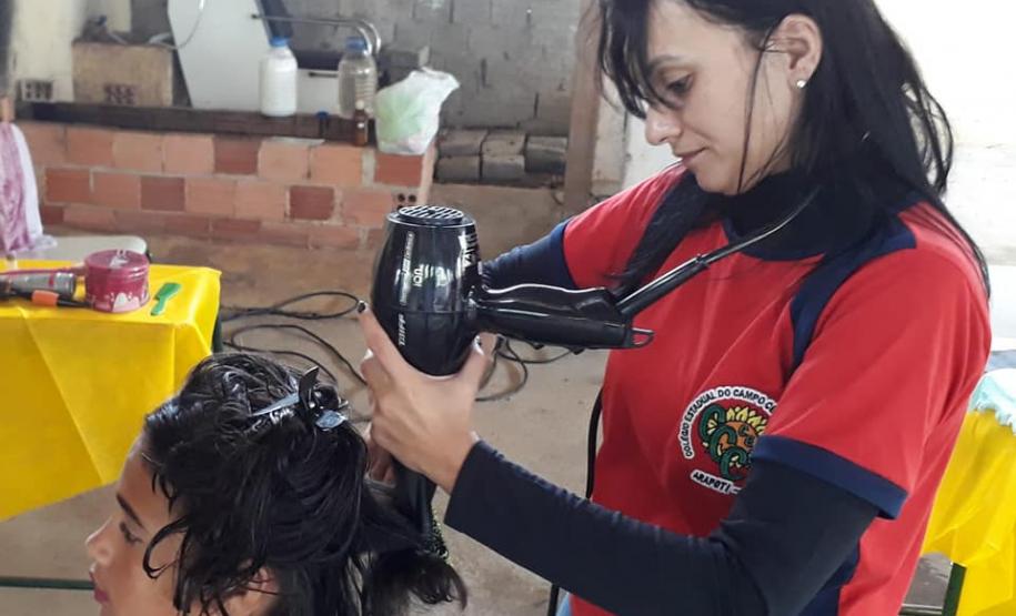 No dia 06 de novembro o Colégio Estadual do Campo Cerrado das Cinzas, de Arapoti, abriu as portas para comunidade, oferecendo alguns atendimentos gratuitos.