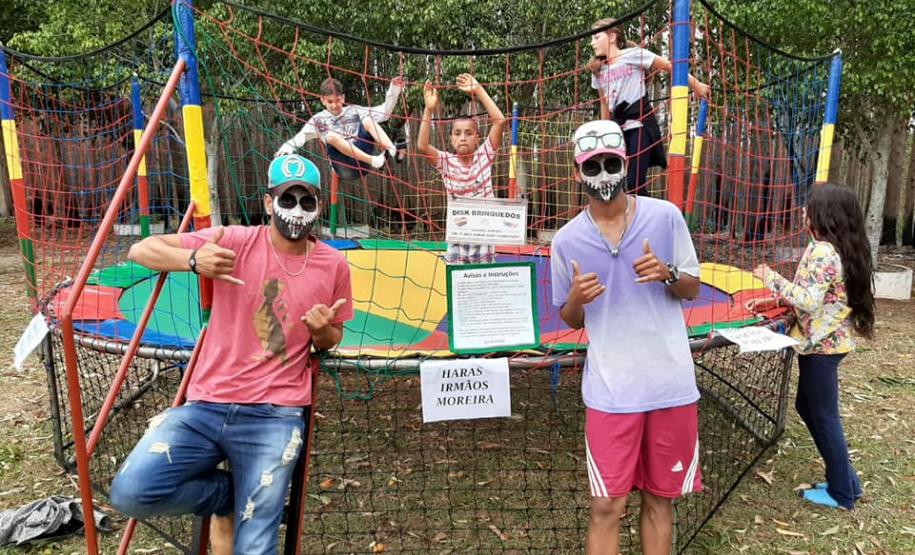 No dia 06 de novembro o Colégio Estadual do Campo Cerrado das Cinzas, de Arapoti, abriu as portas para comunidade, oferecendo alguns atendimentos gratuitos.