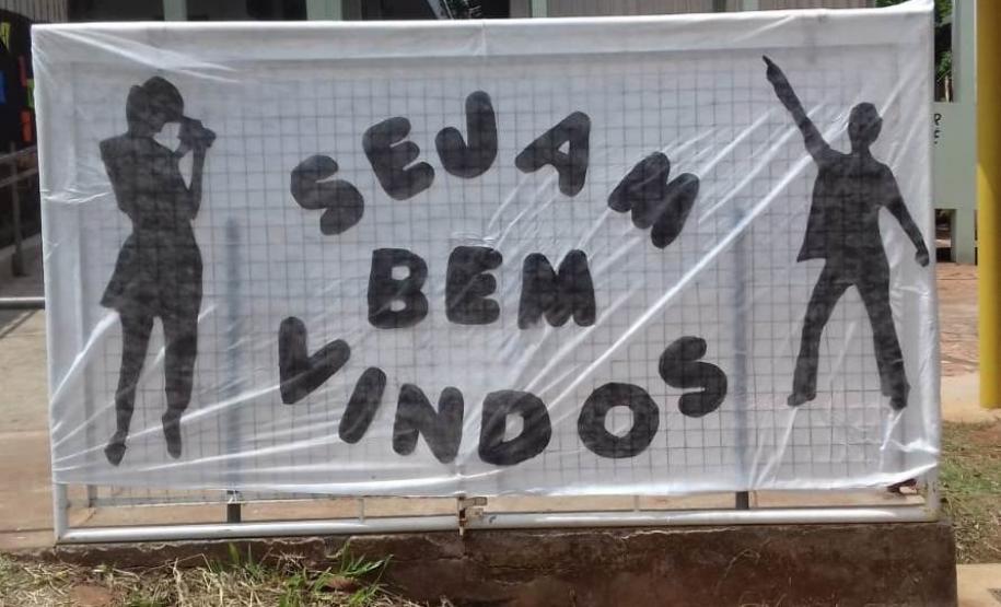 I Festival de Talentos do Colégio Estadual Erasmo Braga Com objetivo de incentivar os alunos a se expressarem por meio da dança, música e teatro, aconteceu no dia 13 novembro o I Festival de talentos do Colégio Estadual Erasmo Braga, município de Sengés em alusão ao Dia da Família na Escola, sendo aberto aos pais e comunidade escolar.