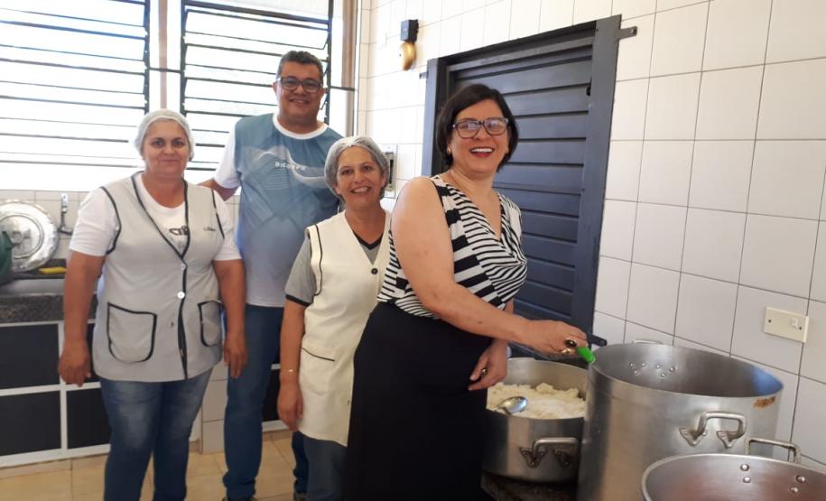 Com o objetivo de promover entre os alunos reflexões sobre a importância e o reconhecimento da contribuição das culturas africanas na formação da identidade do povo brasileiro, colégios da rede estadual de ensino e APAES jurisdicionados a este NRE realizaram várias atividades culturais e artísticas, em Comemoração ao Dia da Consciência Negra.