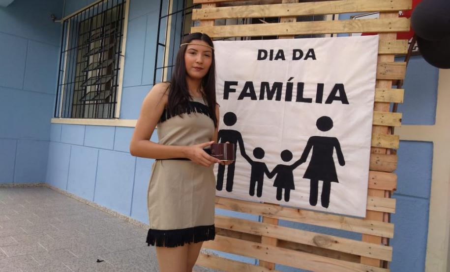 Escolas Estaduais Aderem ao Dia da Família na Escola Com o objetivo de fomentar a integração das famílias dos(as) estudantes ao ambiente escolar, escolas estaduais promoveram no último sábado, (23) o Dia da Família na Escola.