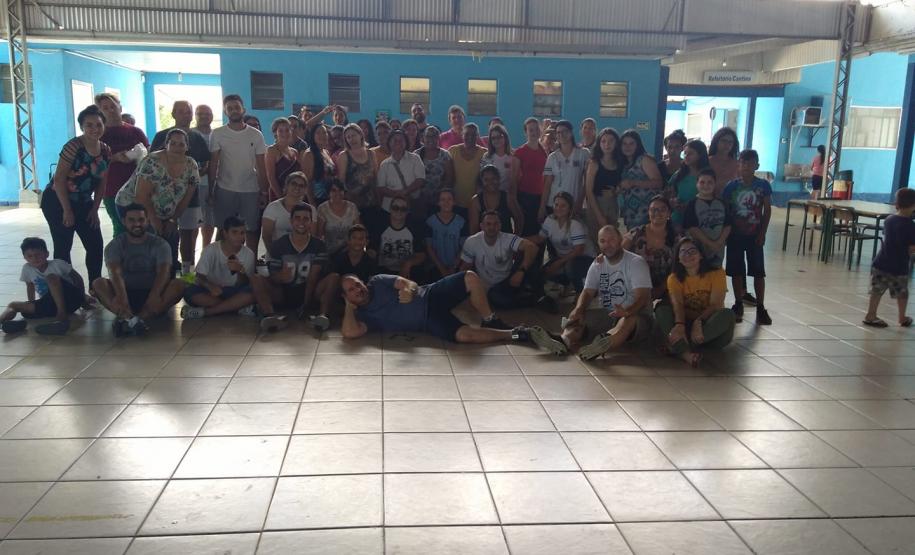 Escolas Estaduais Aderem ao Dia da Família na Escola Com o objetivo de fomentar a integração das famílias dos(as) estudantes ao ambiente escolar, escolas estaduais promoveram no último sábado, (23) o Dia da Família na Escola.