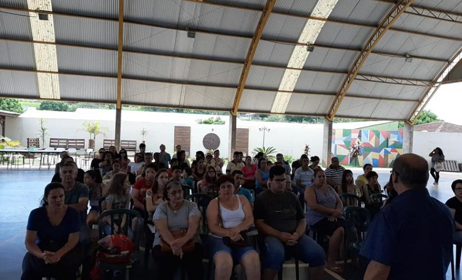 Escolas Estaduais Aderem ao Dia da Família na Escola Com o objetivo de fomentar a integração das famílias dos(as) estudantes ao ambiente escolar, escolas estaduais promoveram no último sábado, (23) o Dia da Família na Escola.