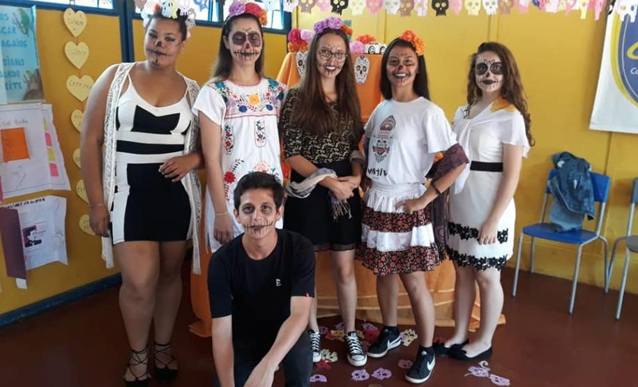 Escolas Estaduais Aderem ao Dia da Família na Escola Com o objetivo de fomentar a integração das famílias dos(as) estudantes ao ambiente escolar, escolas estaduais promoveram no último sábado, (23) o Dia da Família na Escola.