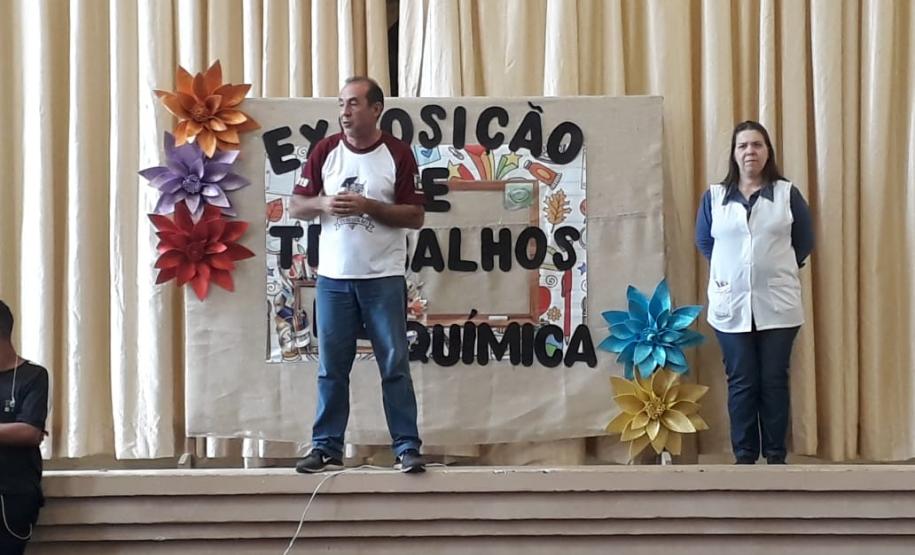 Colégio Rodrigues Alves promove Exposição de Trabalhos de Química" Alunos do Colégio Estadual Rodrigues Alves, localizado em Jaguariaíva, apresentaram na última quinta-feira, dia 28 de novembro, trabalhos e experimentos químicos na “ Exposição de Trabalhos de Química”.