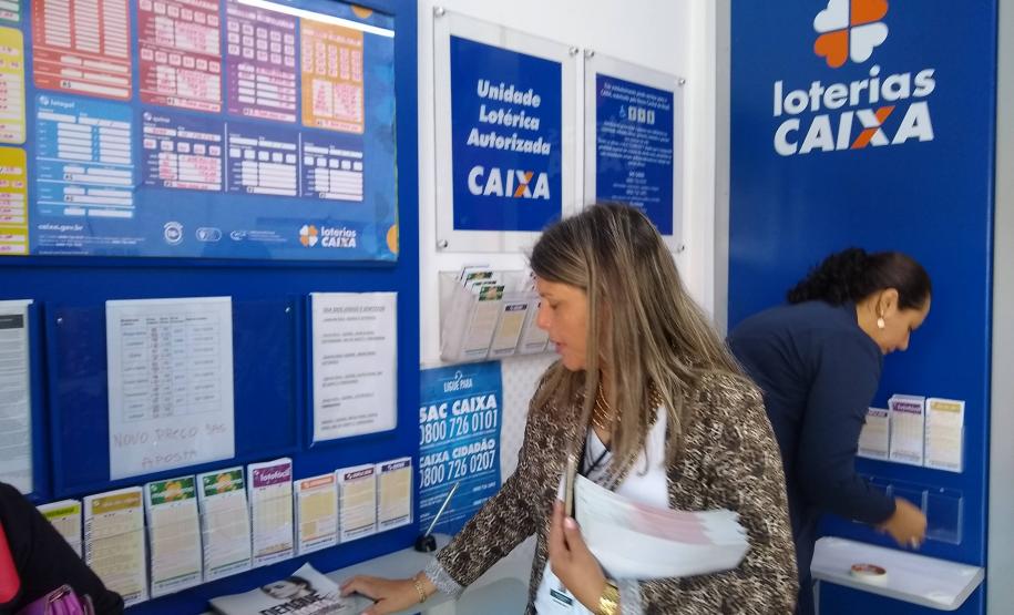 "Dia D - de Combate ao Aedes aegypti" - NRE de Wenceslau Braz e Estabelecimentos de Ensino. Cientes que a medida em que avançamos nos períodos climáticos de maiores temperaturas, neste caso, o verão, período de grande incidência de casos de dengue, o "Dia D - de Combate ao Aedes aegypti" realizado em 18 de dezembro de 2019, tem como objetivo intensificar a mobilização de um maior número de pessoas para que assumam ações de combate ao mosquito Aedes aegypti como hábito contínuo.