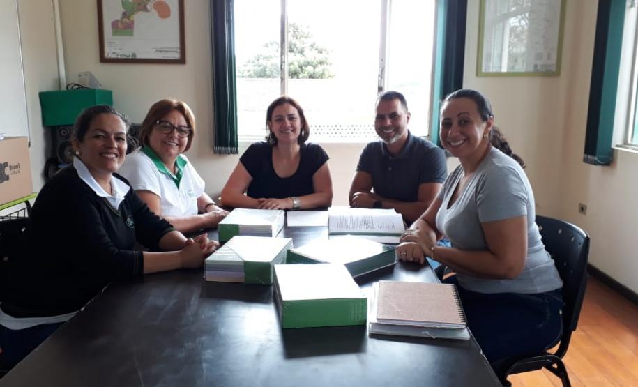 O Núcleo Regional de Educação de Wenceslau Braz, representado pelo chefe Joaquim Gabriel Faustinoni  juntamente com a técnica do NCPM ( Núcleo de Cooperação Pedagógica com os Municípios) Cristina Isabel, visitaram no decorrer do mês de fevereiro as Secretárias Municipais de Educação, onde realizaram a entrega de coleções de exemplares do Referencial Curricular do Paraná para que as mesmas distribuam entre suas escolas.