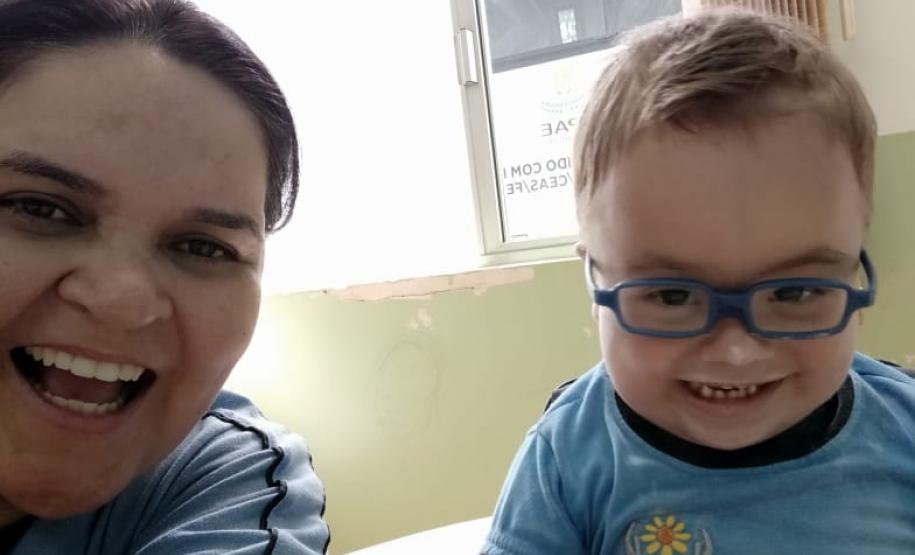 Na Escola de Educação Especial Rafael Ribeiro de Lara, situada no município de Arapoti, adaptou-se um espaço sensorial, dentro da própria sala de aula para auxiliar no desenvolvimento da concentração, motricidade, criatividade e sentido tátil dos alunos.