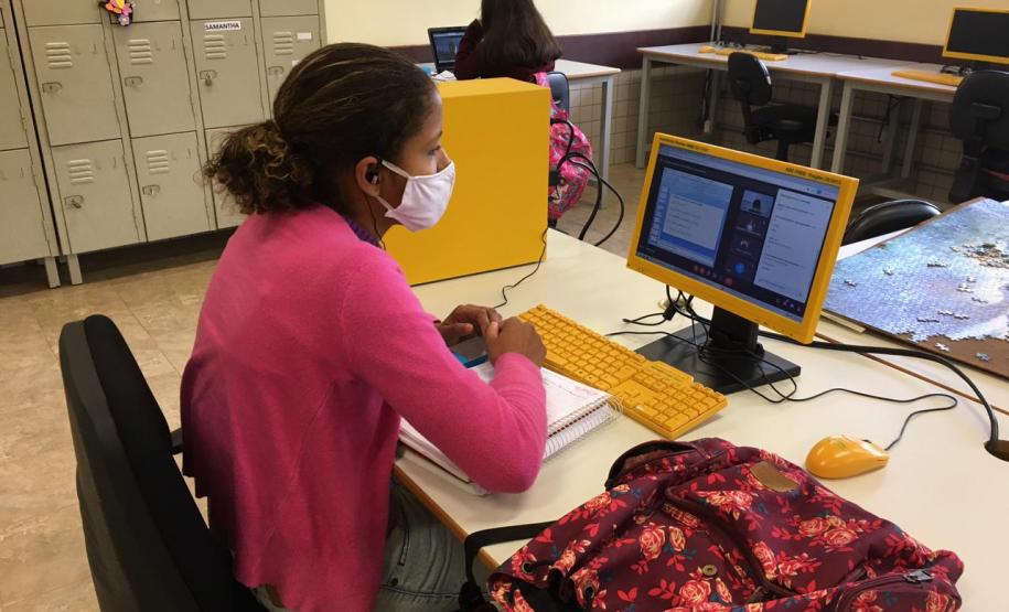 Depois de um ano sem aulas presenciais, estudantes da 
Rede Estadual dos municípios de Arapoti e Wenceslau Braz, aos poucos estão retornando às atividades.