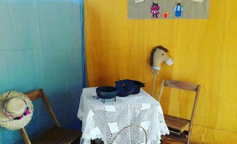 Na última segunda -feira, 28 de junho, o Colégio Estadual Rui Barbosa, município de Arapoti, promoveu, através do Programa Mais Aprendizagem um grande arraia para seus alunos.