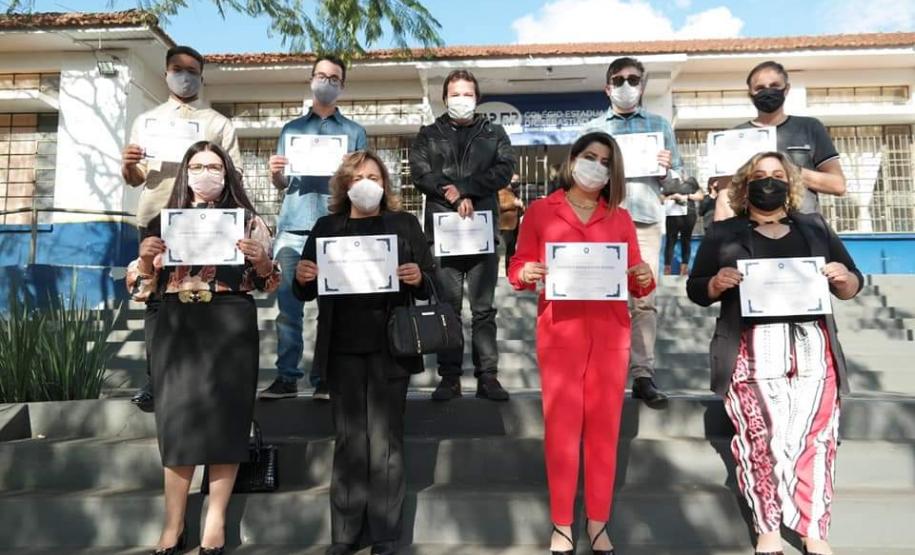 Tomaram posse oficialmente na tarde do dia 06, os Diretores e Auxiliares que estarão à frente das Escolas Estaduais na gestão de 2021 à 2025. A Cerimônia aconteceu nas dependências do Colégio Estadual Dr. Sebastião Paraná, município de Wenceslau Braz, onde houve também a Premiação da Categoria Ouro IDEB 2019.