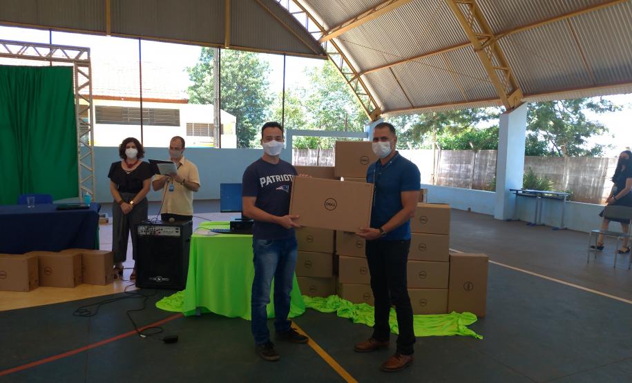 Na manhã do dia 01 de dezembro de 2021 nas dependências do Colégio Estadual Miguel Nassif Maluf, no município de Wenceslau Braz foi realizado um evento de entrega simbólica de computadores do Programa INFRATECH para nove escolas estaduais jurisdicionadas ao Núcleo Regional de Educação de Wenceslau Braz que receberam 20 desktops da marca DELL para  laboratórios de informática.