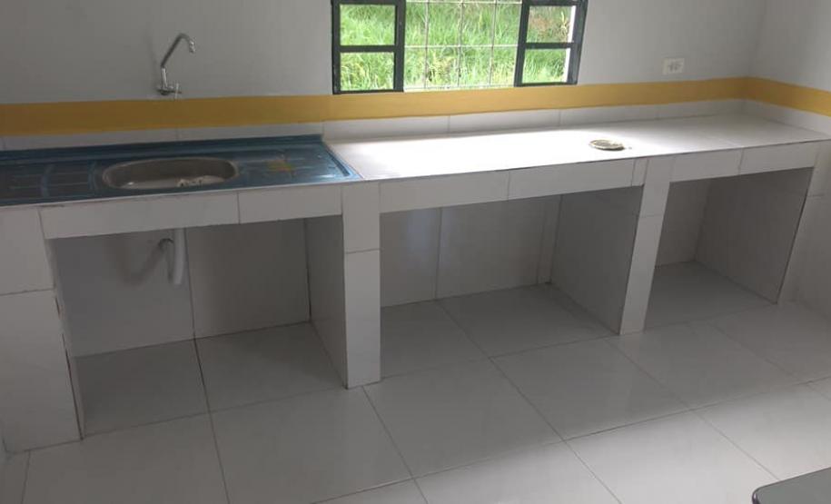 Com objetivo de melhorar a aprendizagem dos alunos através de aulas práticas e diversificadas, o Colégio Estadual Olavo Bilac, município de Jaguariaíva transformou e adaptou o  antigo depósito da instituição em Sala Multiuso.