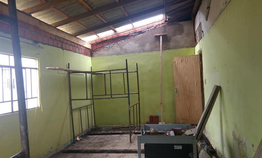 Com objetivo de melhorar a aprendizagem dos alunos através de aulas práticas e diversificadas, o Colégio Estadual Olavo Bilac, município de Jaguariaíva transformou e adaptou o  antigo depósito da instituição em Sala Multiuso.